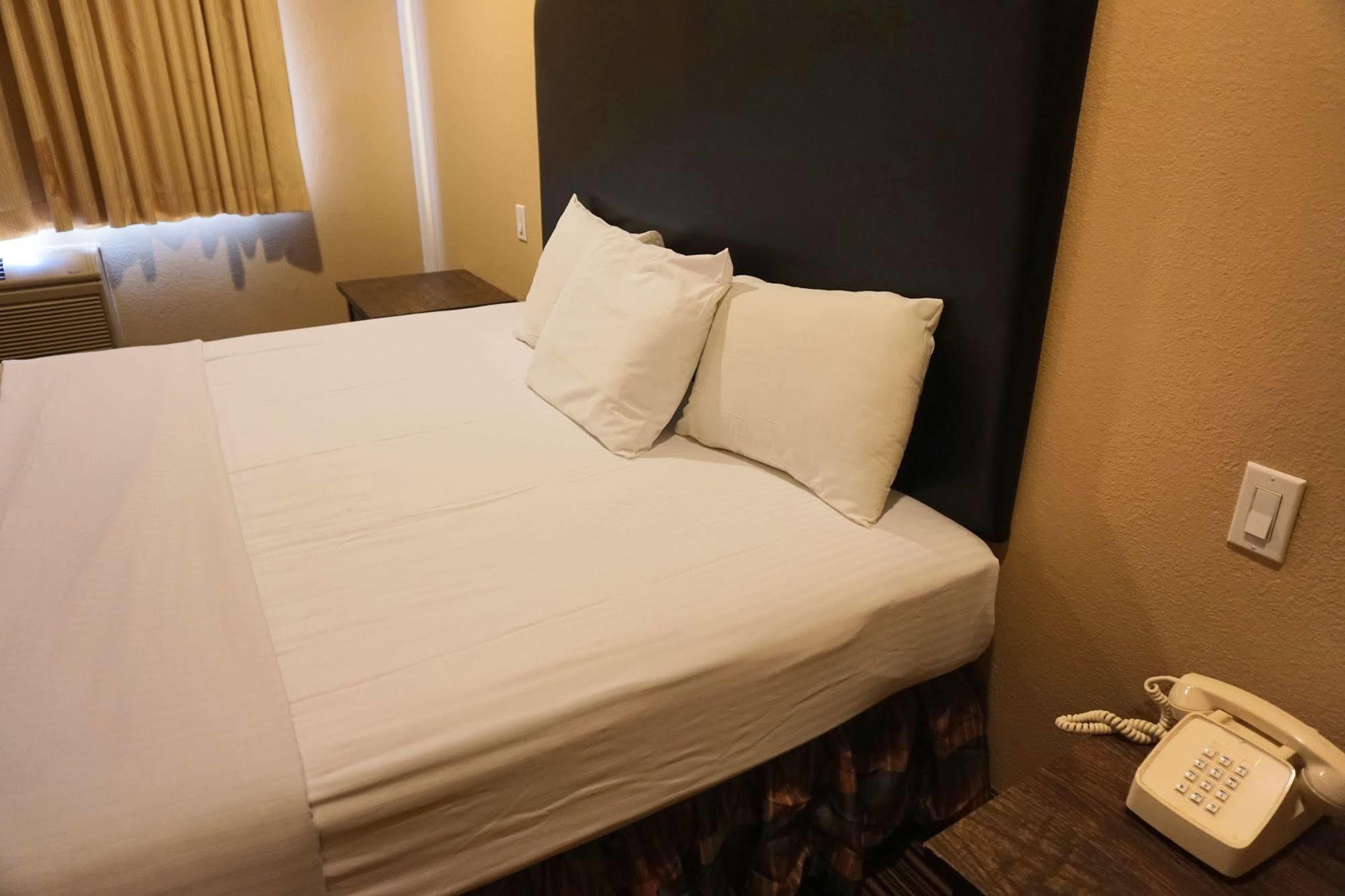 Hollywood Inn Express South Los Angeles Extérieur photo