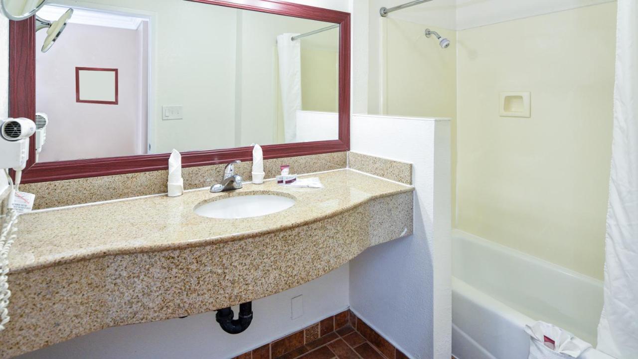 Hollywood Inn Express South Los Angeles Extérieur photo