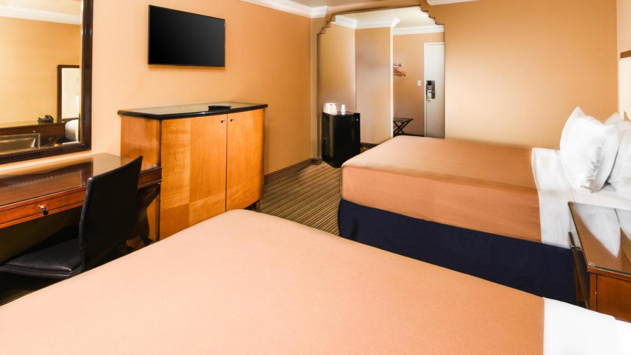 Hollywood Inn Express South Los Angeles Extérieur photo